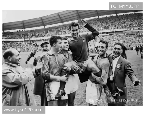 曾获足球荣誉的传奇球星们，他们的辉煌成就与不朽传奇