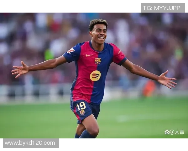 足球球星赛场飘逸长发展现独特魅力与自由风采